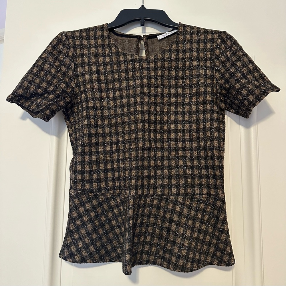 Black & tan peplum top